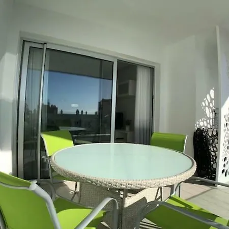 Apartment Ocean Garden *